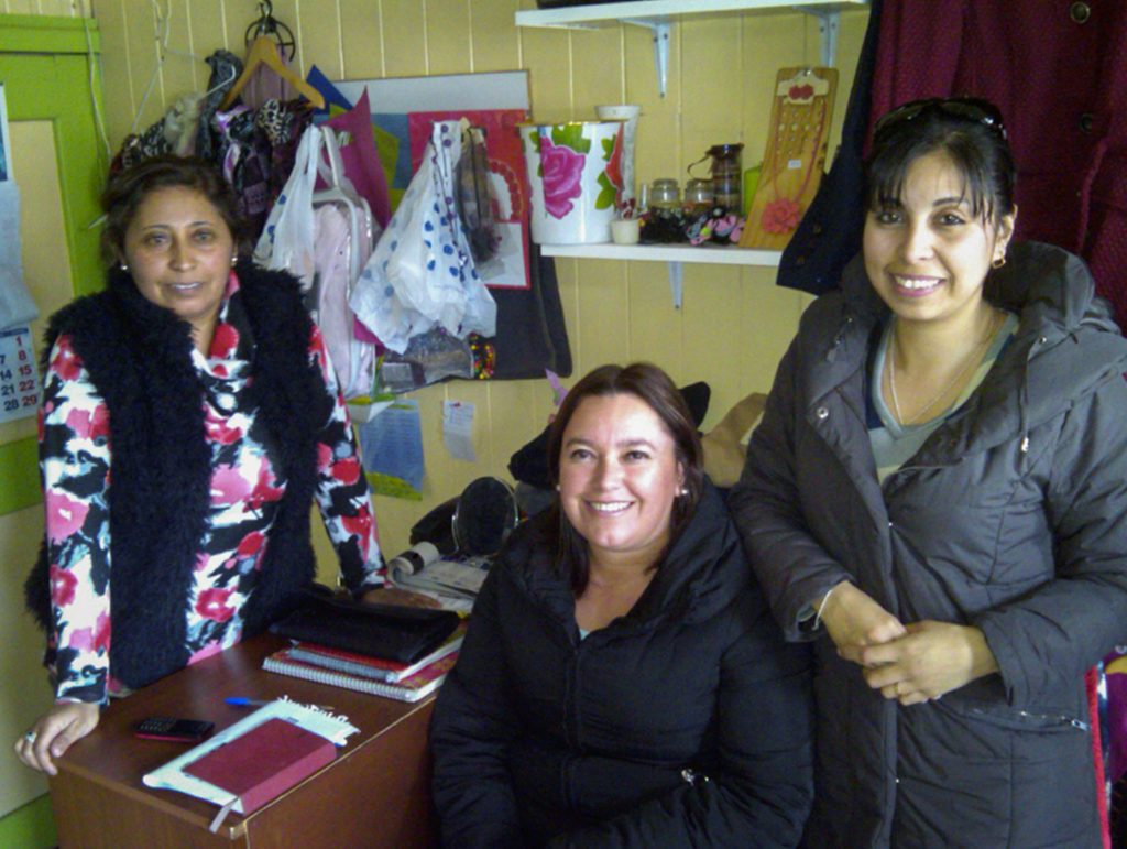 SKI project manager, Anita, with beneficiaries in Lebu, Chile
